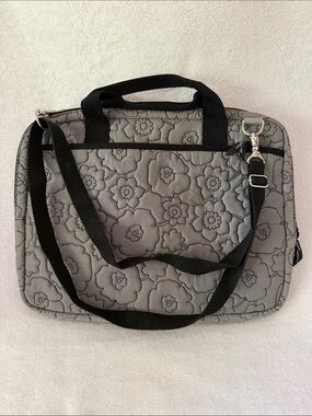 NWOT thirty-one Quilted Gray Floral Laptop Bag with Black Straps